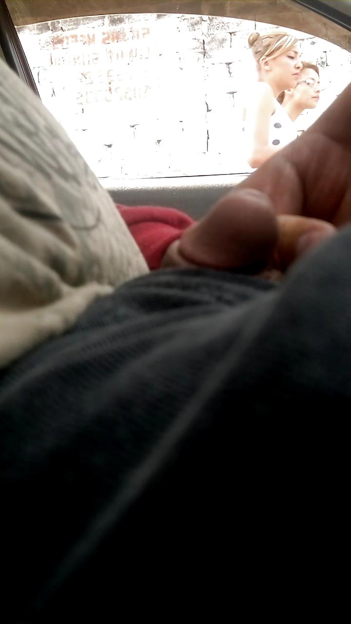 21P Flashing, exhibicionismo, mostrando el pene en la calle 10