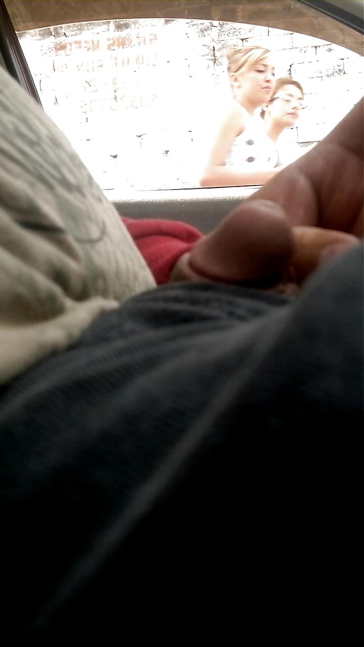 21P Flashing, exhibicionismo, mostrando el pene en la calle 10