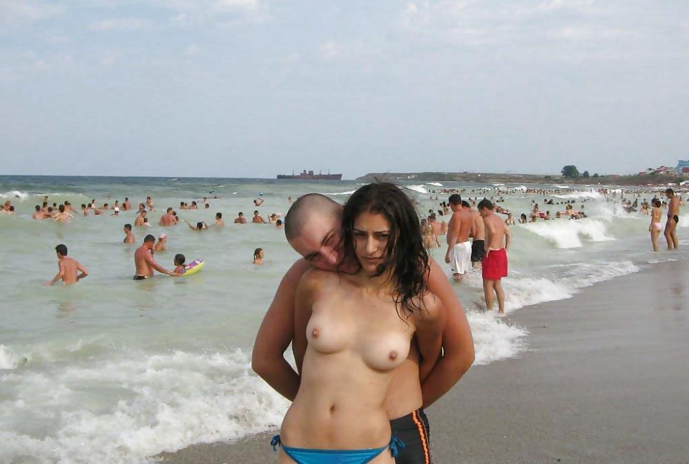 25P Cute Beach Girls