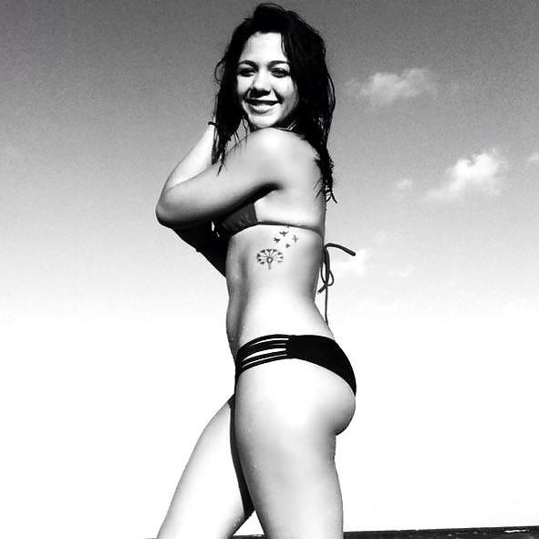 25P Latina ass at the beach 2
