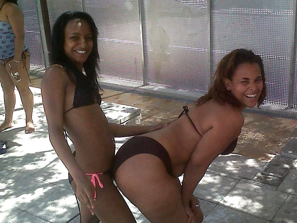 25P Latina ass at the beach 3