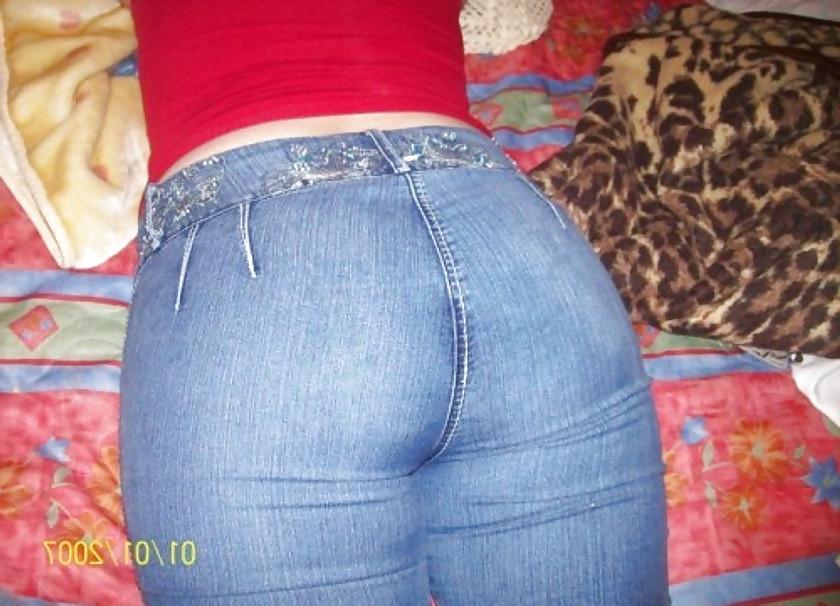 25P Girls in tight pants 14
