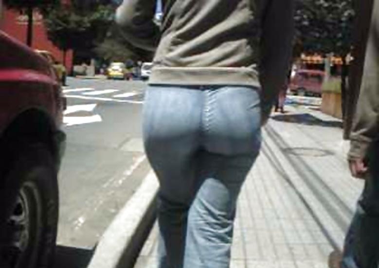 25P Girls in tight pants 14