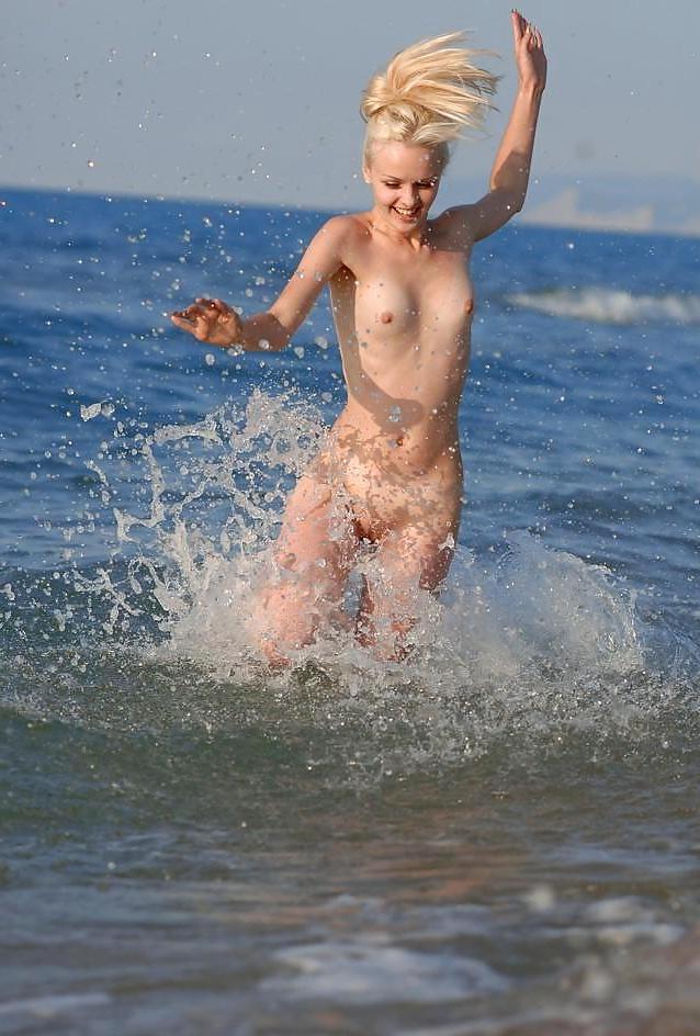 25P From the Moshe Files: Nude Beach Is Paradise For Boobaholics