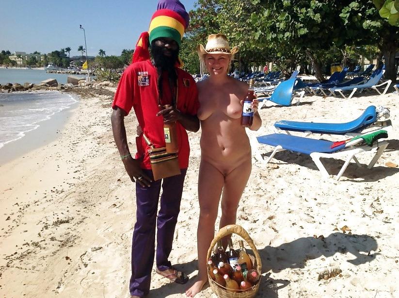 25P Mature women on the beach - 19