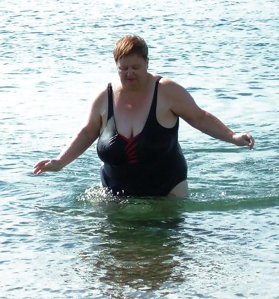 25P Busty granny on the beach! Mixed!