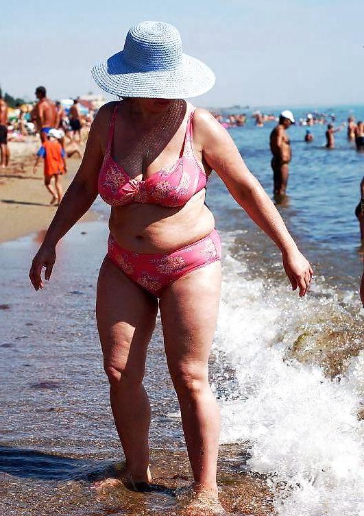 25P Busty granny on the beach! Mixed!