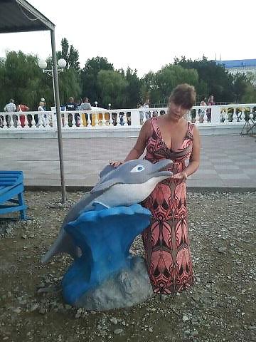 11P Busty Russian Woman 1443