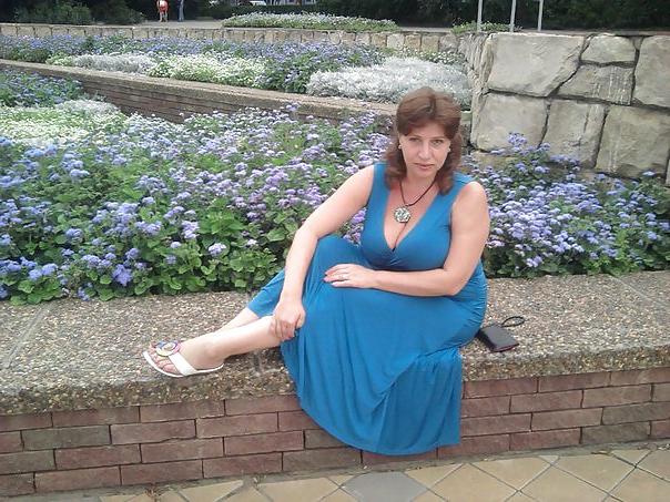 11P Busty Russian Woman 1443