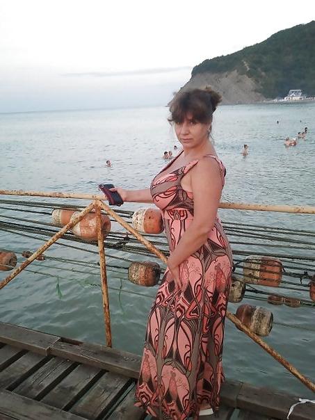 11P Busty Russian Woman 1443