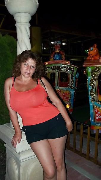 11P Busty Russian Woman 1443