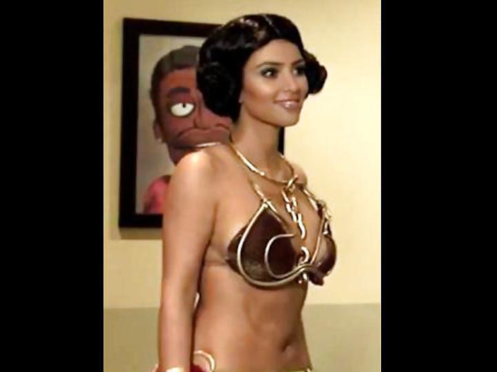 25P Star Wars Slave Leia Dressed and Undressed Gallery 2