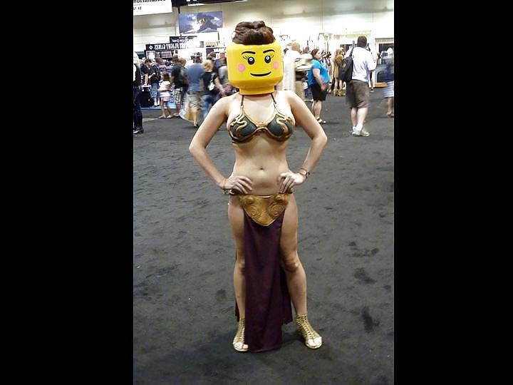 25P Star Wars Slave Leia Dressed and Undressed Gallery 2