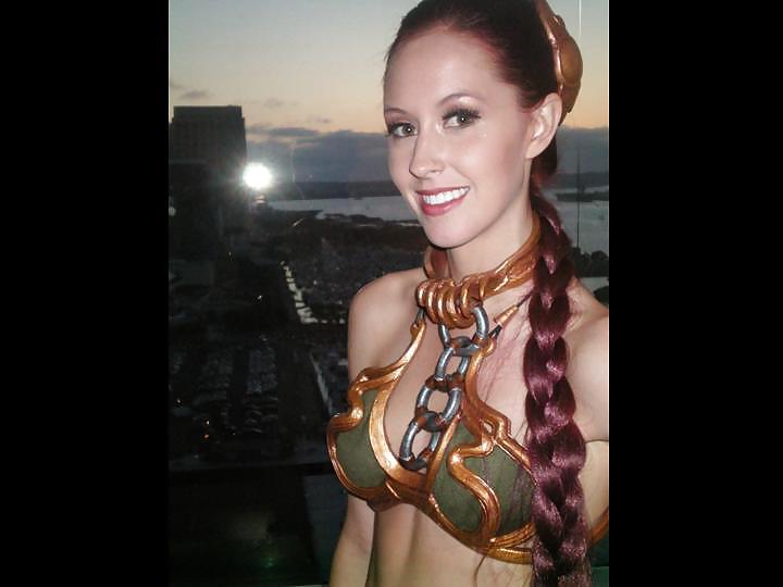 25P Star Wars Slave Leia Dressed and Undressed Gallery 2