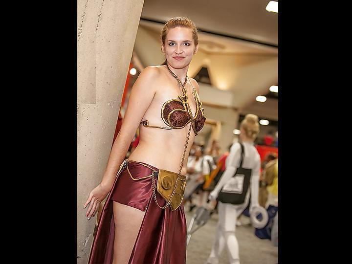 25P Star Wars Slave Leia Dressed and Undressed Gallery 2