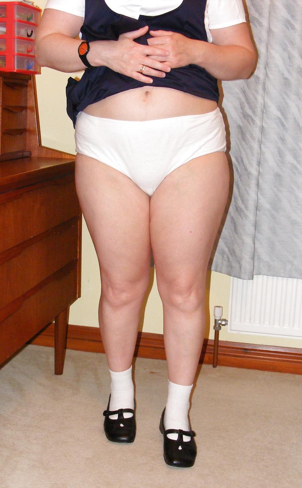 25P Slutty secretary in big white knickers