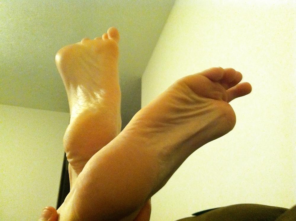9P The Feet I Worship