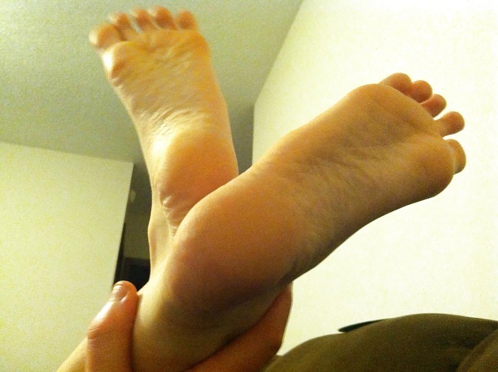 9P The Feet I Worship