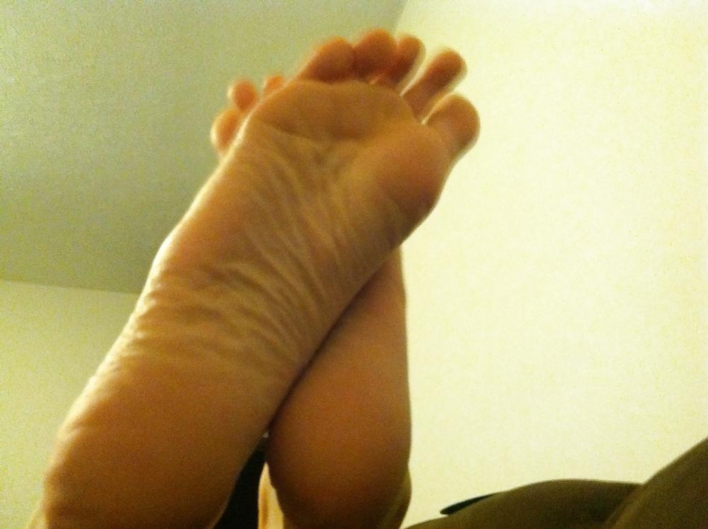 9P The Feet I Worship