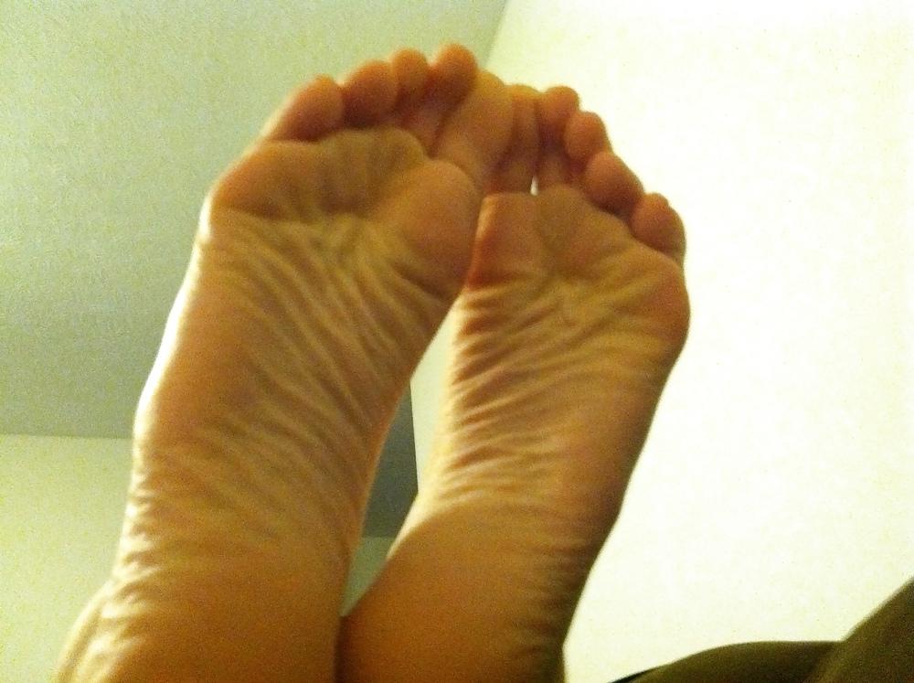 9P The Feet I Worship