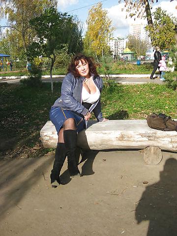 20P Busty Russian Woman 1588