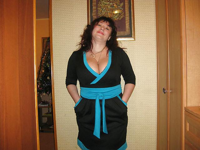20P Busty Russian Woman 1588