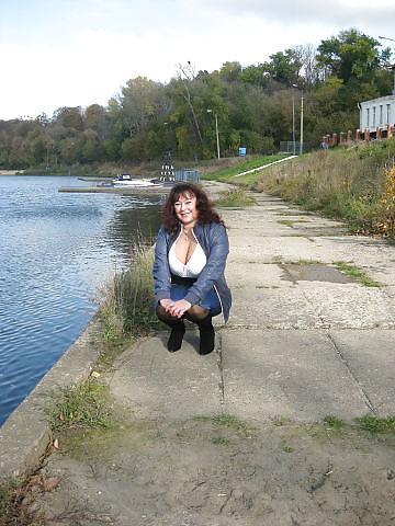 20P Busty Russian Woman 1588