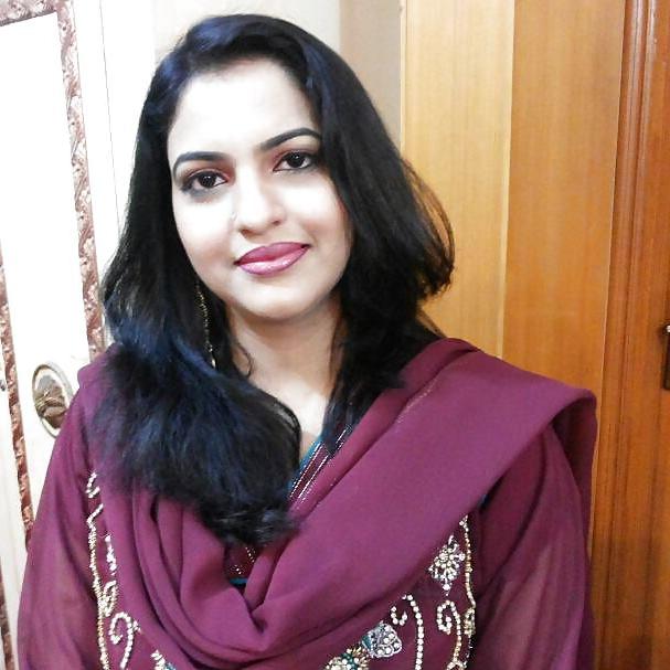 23P Delicious Muslim MILFs 5, Who Would You FUCk?