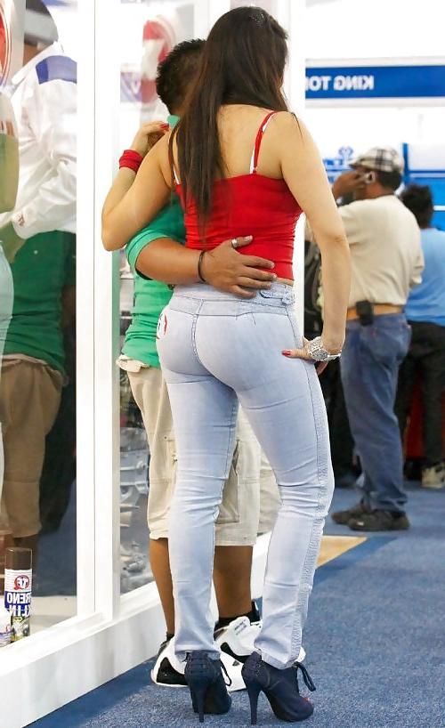 25P Girls in tight pants 1