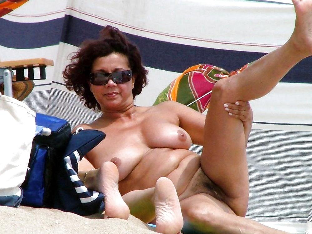 25P Mature women on the beach - 18