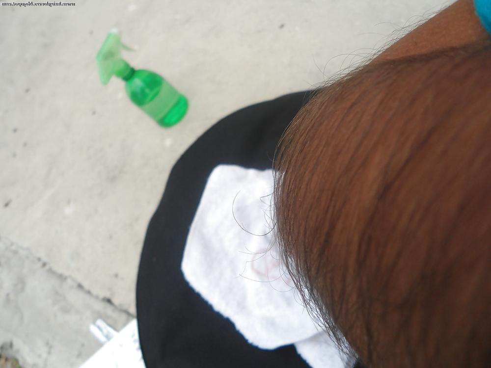 25P Girl with very hairy arms