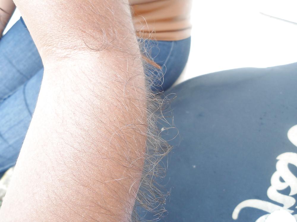 25P Girl with very hairy arms