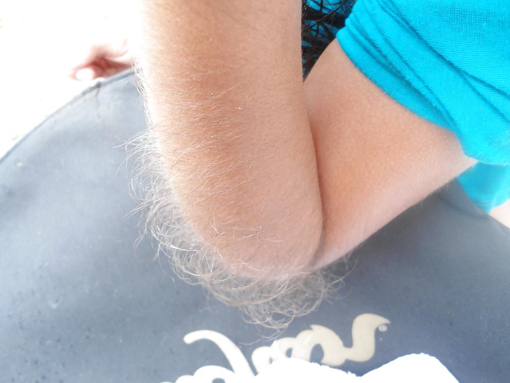 25P Girl with very hairy arms