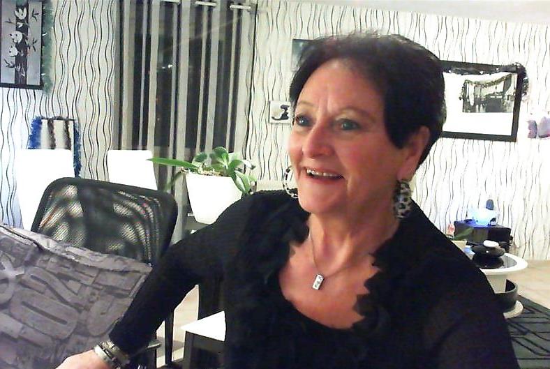 9P My Aunt ,  meine Tante in Nylons