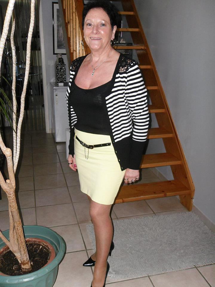 9P My Aunt ,  meine Tante in Nylons