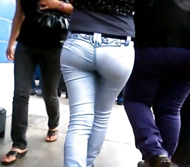 25P Girls in tight pants 11