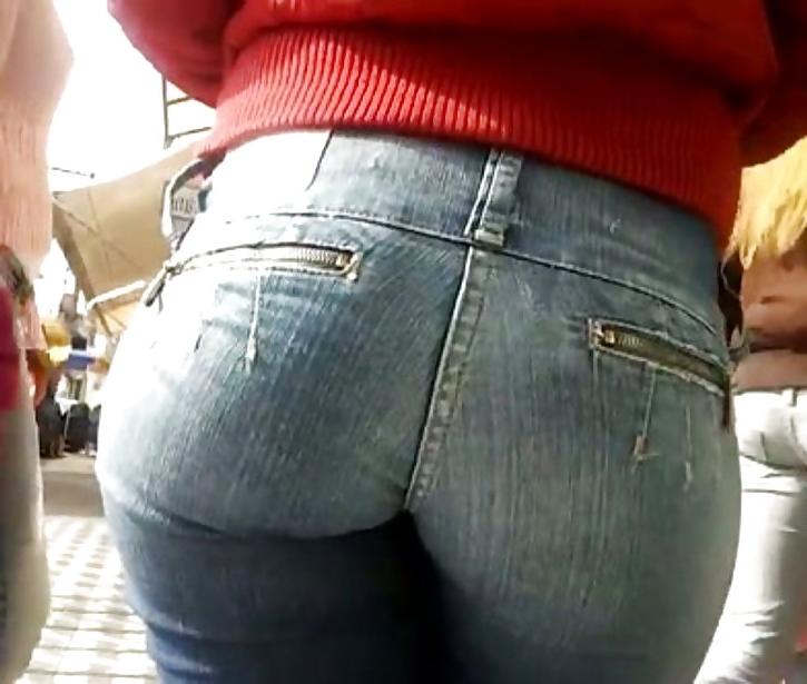 25P Girls in tight pants 11