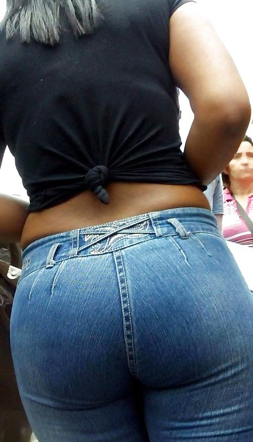25P Girls in tight pants 11