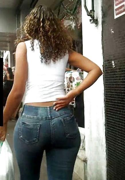 25P Girls in tight pants 11
