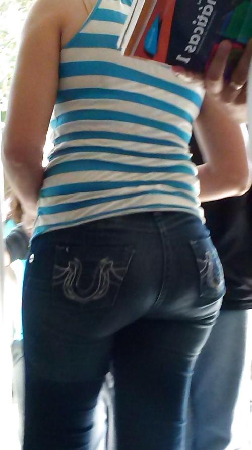 25P Girls in tight pants 11