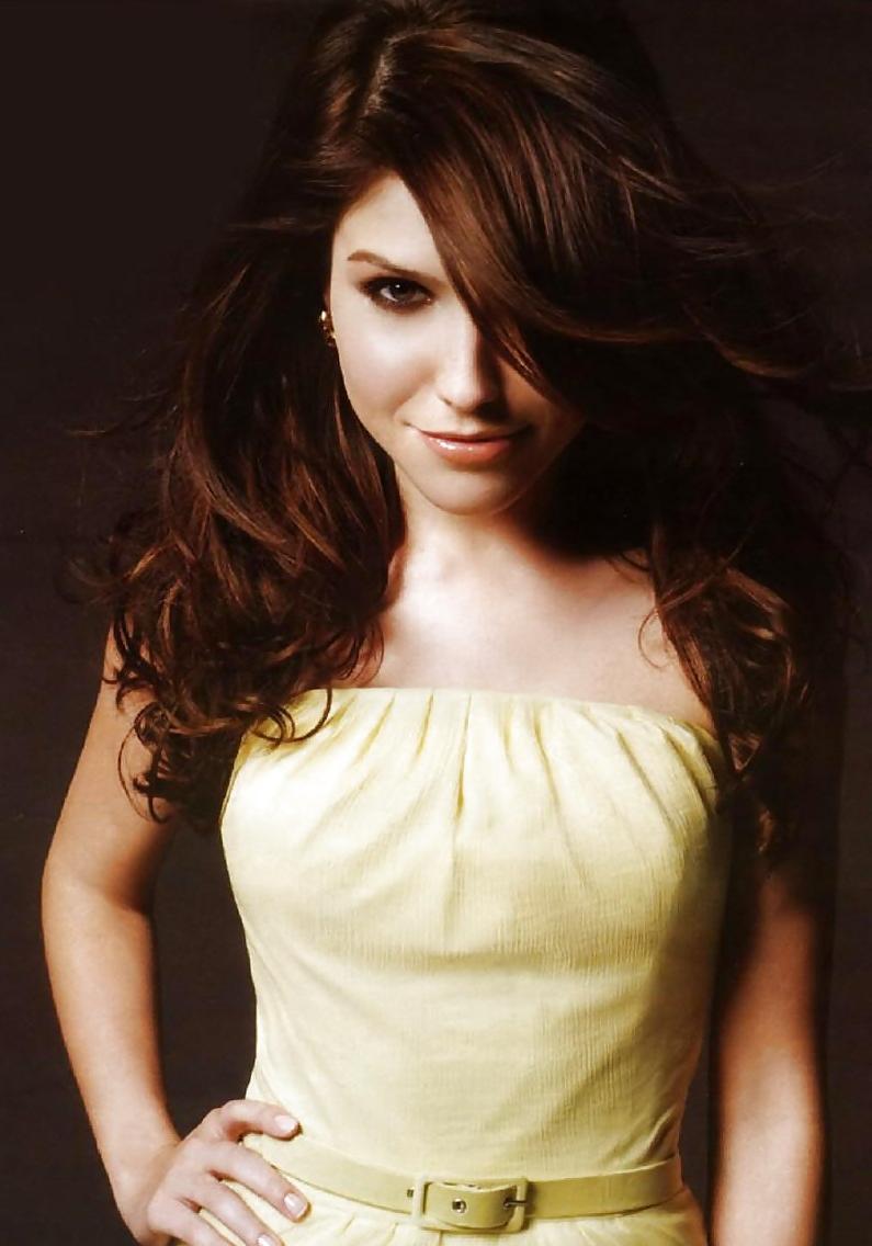 25P Sophia Bush vs. Briana Evigan