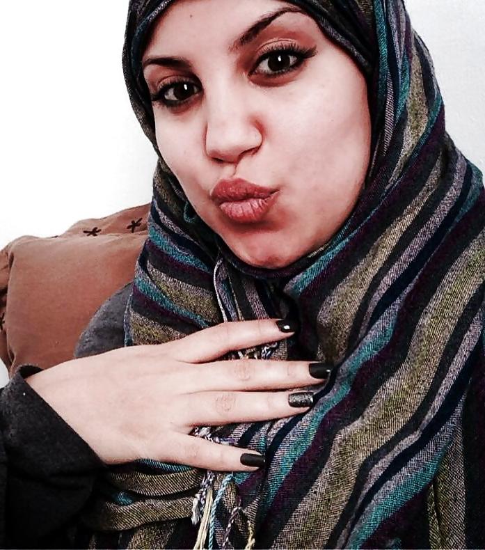 25P Arab hijab ass 