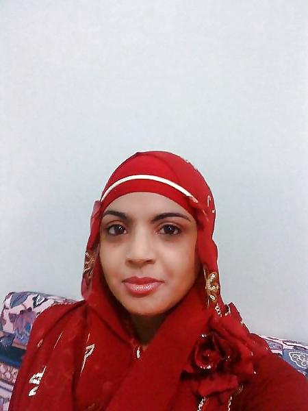 25P Arab hijab ass 