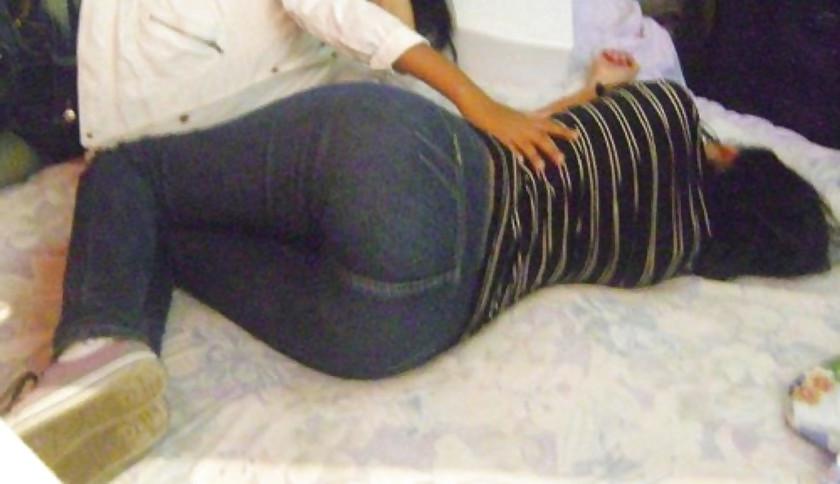 25P Girls in tight pants 13