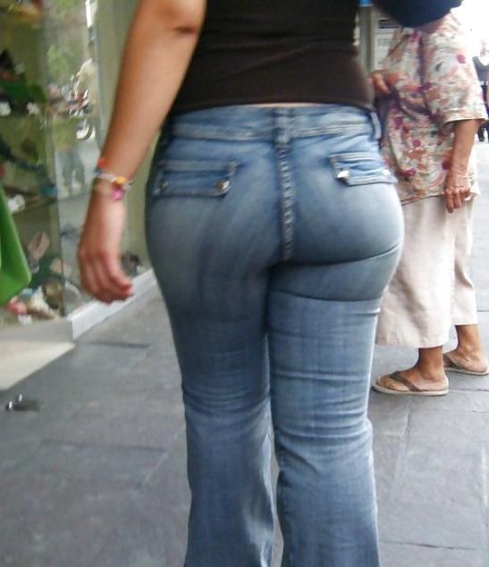 25P Girls in tight pants 13