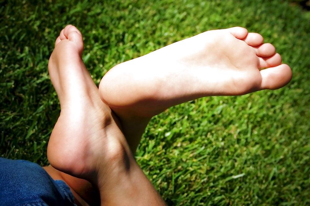 17P Mixed feet - Soles 4 worship