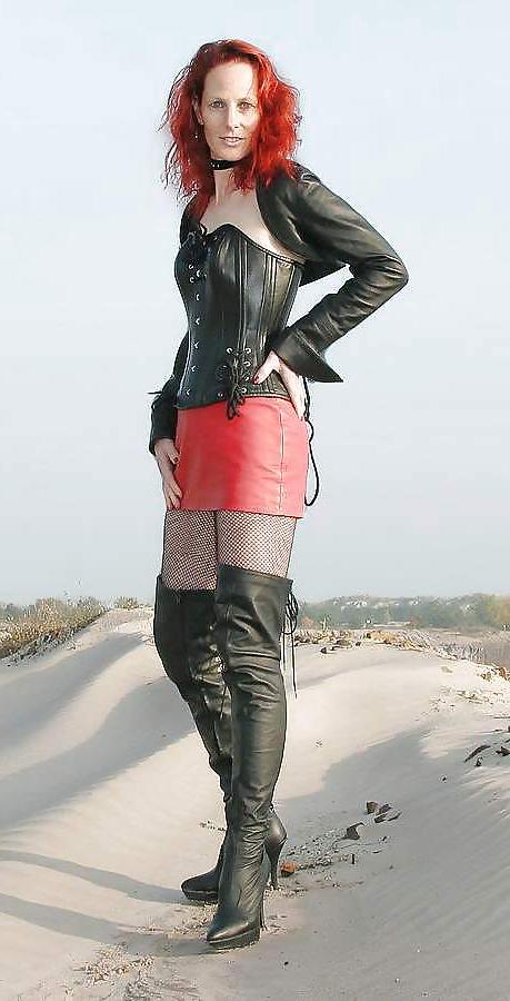 25P Only Real Woman Loved To Be Dresed Like A SLUT... (2)