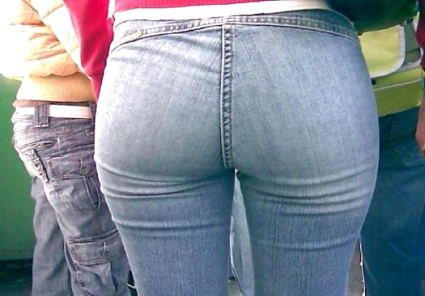 25P Girls in tight pants 17