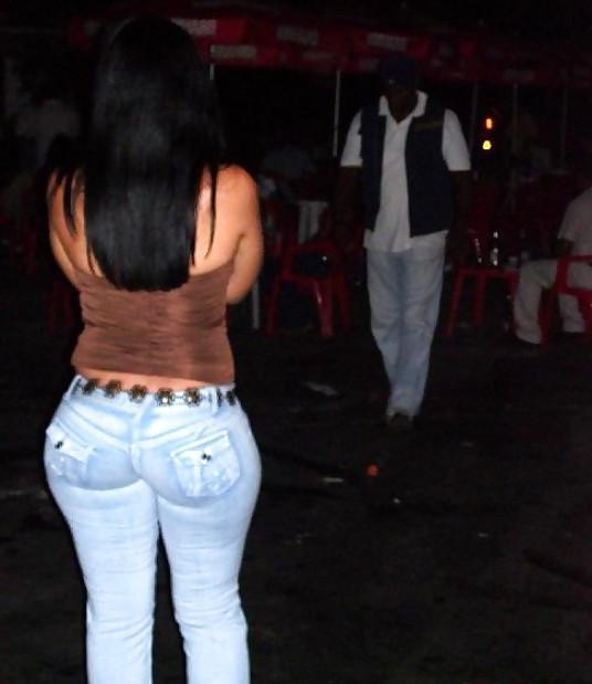25P Girls in tight pants 17