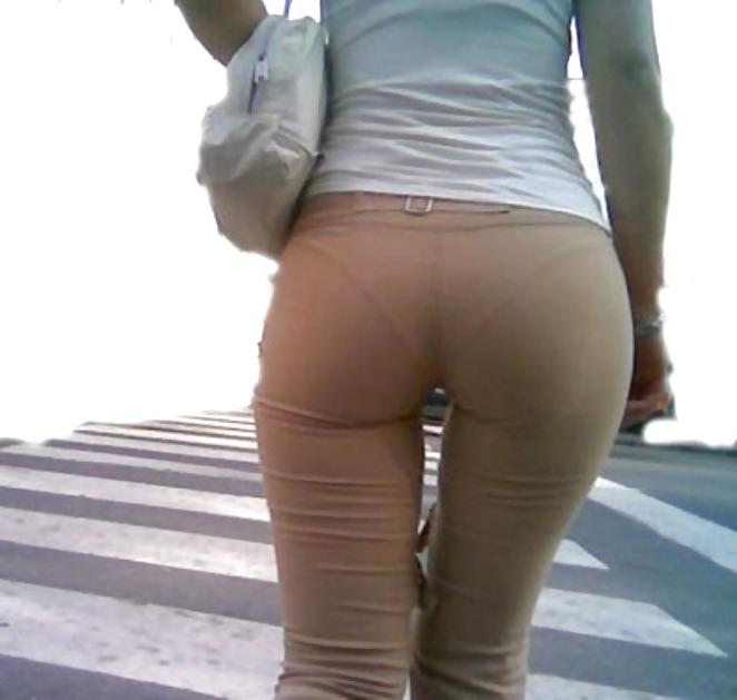 25P Girls in tight pants 17